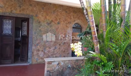 Casa com 3 quartos à venda na Rua Quiririm, Vila Valqueire, Rio de Janeiro, 500 m2 por R$ 650.000