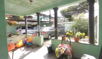 Casa com 3 quartos à venda na Rua Monclaro Mena Barreto, Vila Valqueire, Rio de Janeiro, 281 m2 por R$ 750.000
