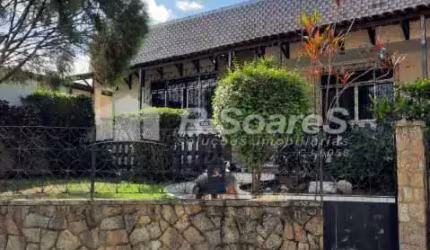 Casa com 3 quartos à venda na Rua Itanhaém, Vila Valqueire, Rio de Janeiro, 265 m2 por R$ 1.050.000