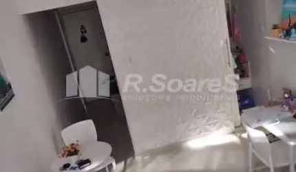 Apartamento com 3 quartos à venda na Rua Teles, Campinho, Rio de Janeiro, 70 m2 por R$ 180.000