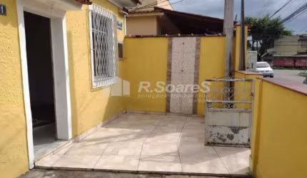 Casa com 2 quartos à venda na Rua Joaquim Ferreira, Jardim Sulacap, Rio de Janeiro, 51 m2 por R$ 240.000