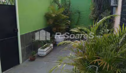 Casa com 3 quartos à venda na Rua Mambares, Marechal Hermes, Rio de Janeiro, 150 m2 por R$ 490.000