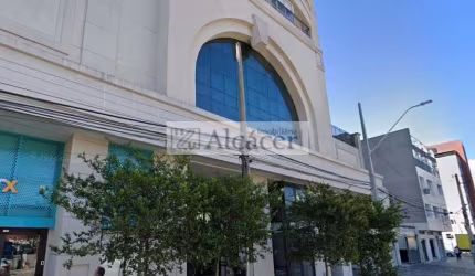 Apartamento com 1 quarto  para alugar, 65.00 m2 por R$2800.00  - Centro - Curitiba/PR