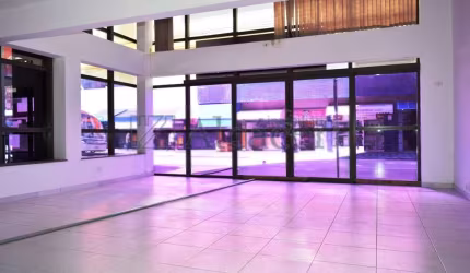 Prédio Comercial para alugar, 2200.00 m2 por R$58000.00  - Centro - Curitiba/PR