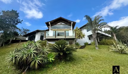 Casa com Vista ao Mar àVenda em Garopaba SC