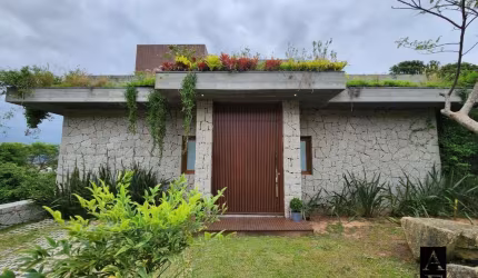 Casa à venda no bairro Centro - Garopaba/SC