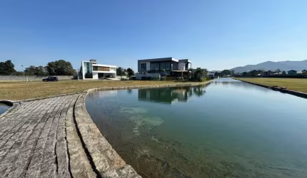 Terreno em Condomínio à Venda