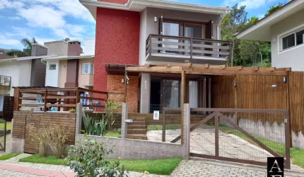 Casa à venda no bairro Centro - Garopaba/SC