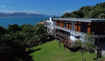 Casa à venda no bairro Praia da Vigia - Garopaba/SC