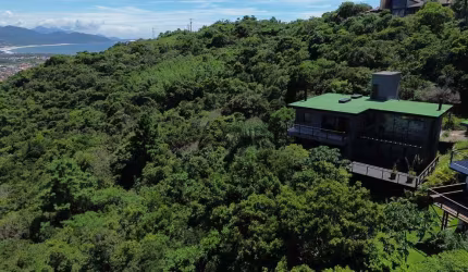 Belíssima Casa no Morro da Silveira