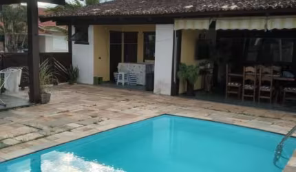 Casa com 4 quartos à venda no Centro, Peruíbe  por R$ 1.064.000