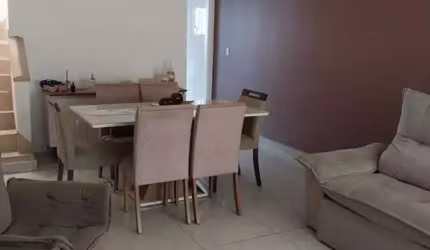 Imperdível! Casa à venda em São Paulo-SP, Bortolândia: 2 quartos, 2 banheiros, 2 vagas, 150m². Sobrado com sala, cozinha, churrasqueira e mais!