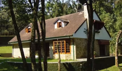 Casa à venda em Mairiporã-SP: 5 quartos, 2 suítes, 4 banheiros, 3 vagas de garagem, 204 m² de área - Imperdível!
