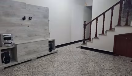 Casa com 3 quartos para alugar na Vila Galvão, Guarulhos , 150 m2 por R$ 5.000
