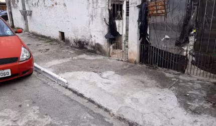 Terreno à venda na Vila Nova Galvão, São Paulo  por R$ 270.000