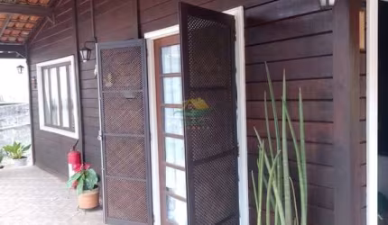 Casa de Madeira de Qualidade disponível para venda ou locação em Terra Preta, Mairiporã/SP