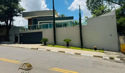 Linda casa de alto padrão em Atibaia/SP
