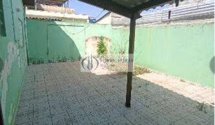 Uma ótima casa com  um  salão comercial na frente  em Sto. André