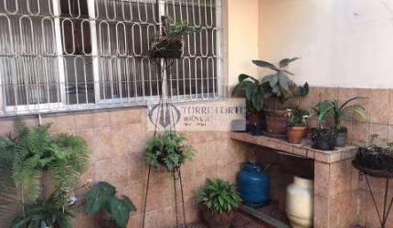 Linda casa com 2 dormitórios, 2 banheiros e 2 vagas na Moóca