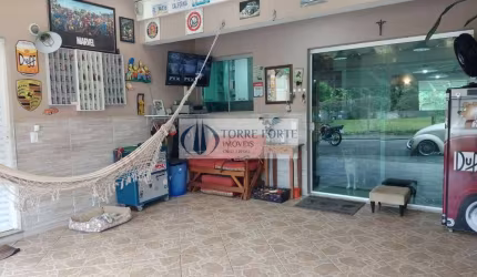 linda casa 3 dormitórios, com 2 vagas em ótima localização