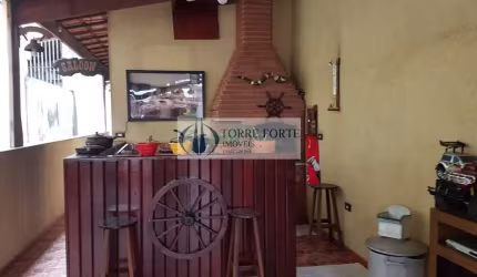 Lindo sobrado 2 dormitórios,  1 suíte com hidromassagem e 2 vagas
