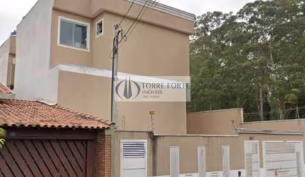 Lindo Sobrado em Condomínio Fechado Próximo ao Parque do Carmo