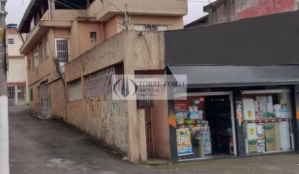 4 casas e um salão comercial no Jardim Colorado