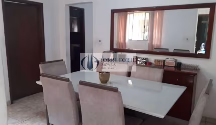 Casa 3 dormitórios 2 banheiros 2 vagas na Vila Antonieta