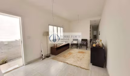 Linda casa  3 dormitórios, 1 suíte, 3 vagas a 100 metros da Praia