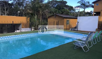 Sitio em Embu Guaçu com  10 quartos 8 banheiros e 10 vagas