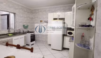 Sobrado com 2 dormitorios 4 vagas de garagem no Parque dos Bancarios .