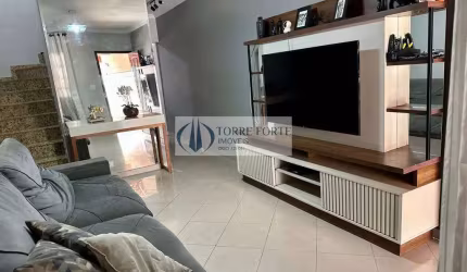 Sobrado 2 dormitórios, 80 m2, 2 vagas, churrasqueira, no Jardim Fernandes