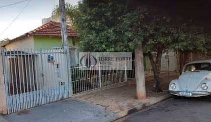 Casa com 2  dormitorios e 1 vaga no Bairro Novo Mundo