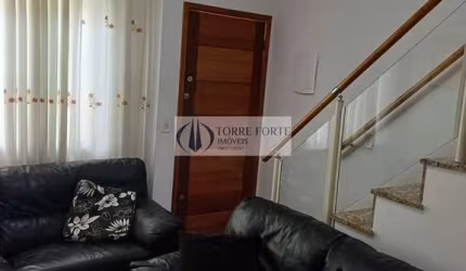 Sobrado com 2 dormitorios 2 suites , sacada e 1 vaga de garagem na Penha.