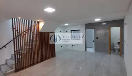 Linda casa com 3 dormitórios e 2 vagas em Santo André