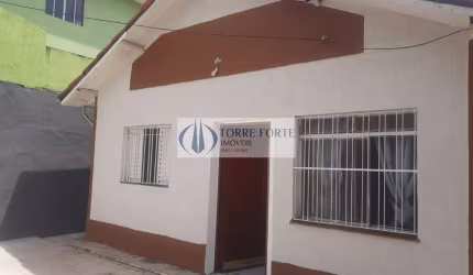 Casa Terrea com 4 dormitorios 2 vagas de garagem na Vila Antonieta.