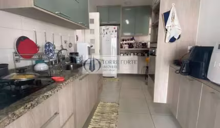 Lindo apartamento de 3 dormitórios, varanda e 2 vagas no Campo Belo