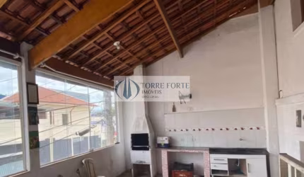 Linda casa com 3 dormitórios e 2 vagas no Jardim Rossin