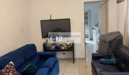 Linda casa com 2 dormitórios e 1 vaga na Parada Inglesa