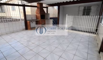 Linda casa com 3 dormitórios, terraço e 2 vagas de garagem em Tucuruvi