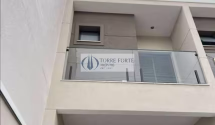 Linda casa com 3 dormitórios, sacada e 2 vagas na Vila Guilherme