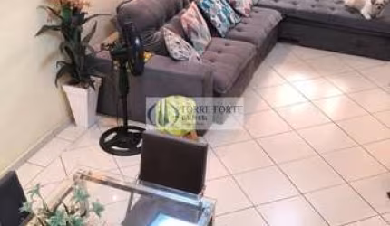 Linda casa com 3 dormitórios e 2 vagas no Jardim Taboão