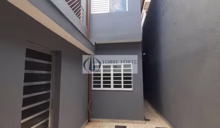 Linda casa com 3 dormitórios, sacada e 2 vagas na Vila Medeiros