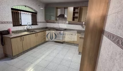 Lindo Sobrado com 3 quartos 3 vagas , churrasquiera no Jardim Santa Adelia.