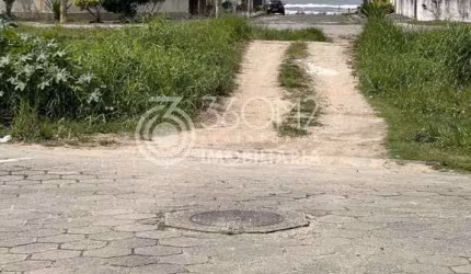 Casa para Venda em Mongaguá, Balneario Itaguaí, 2 dormitórios, 1 suíte, 2 banheiros, 2 vagas