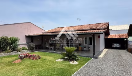 Casa com 3 quartos à venda na Rua Imigrantes, 165, Ubatuba, São Francisco do Sul por R$ 680.000