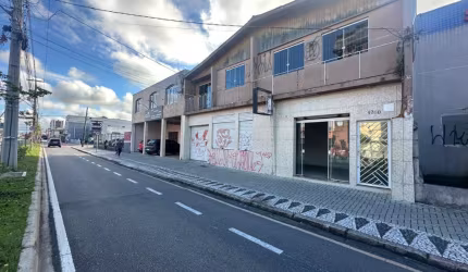 Sobrado comercial, com sala e sobreloja à venda no Capão Raso - Cód. 06.087