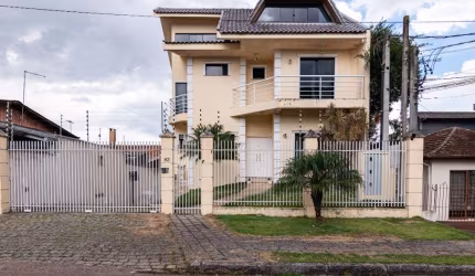 Sobrado de alto padrão em ótima localização no Capão Raso - Cód. 06.090