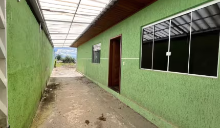 Casa Ampla com 3 Quartos em ótima localização na Avenida Winston Churchill - Cód. 02.004