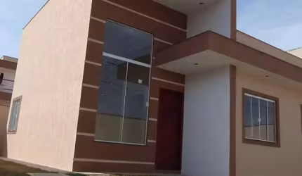 Ótima casa linear, próxima à Rodovia!